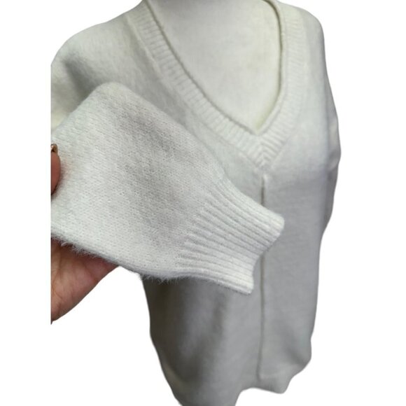 Max Studio Off White V-Neck Boxy Fit Pullover Sweater Size XS/S - Picture 4 of 9